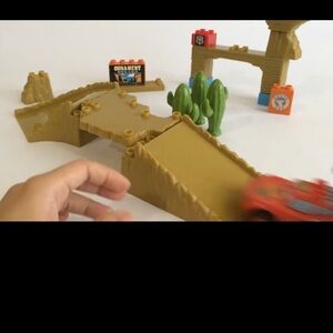 Ultra rare Disney Cars Mega Bloks Toys Desert
Racers Willy's Butte track